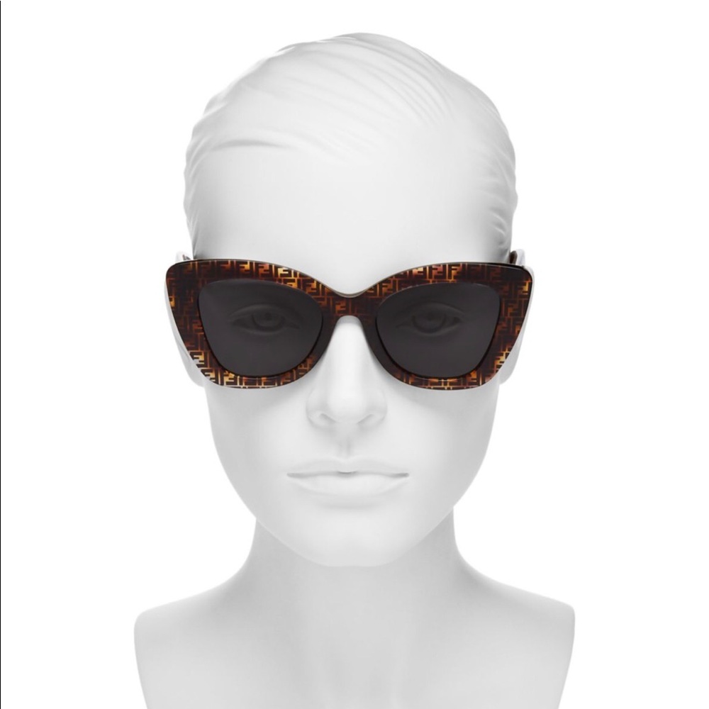 🔥FENDI cateye sunglasses.🔥